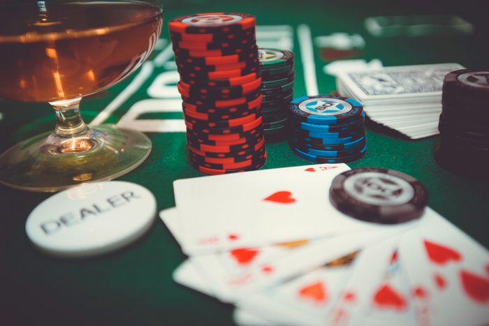 Покер, карты, фишки